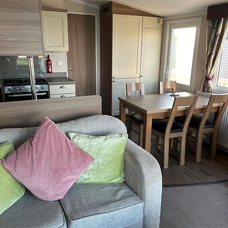 3 Bedroomed Caravan With Amazing Sea Views! سكرابورو المظهر الخارجي الصورة