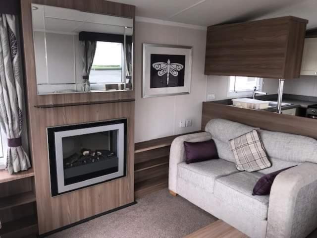 3 Bedroomed Caravan With Amazing Sea Views! سكرابورو المظهر الخارجي الصورة