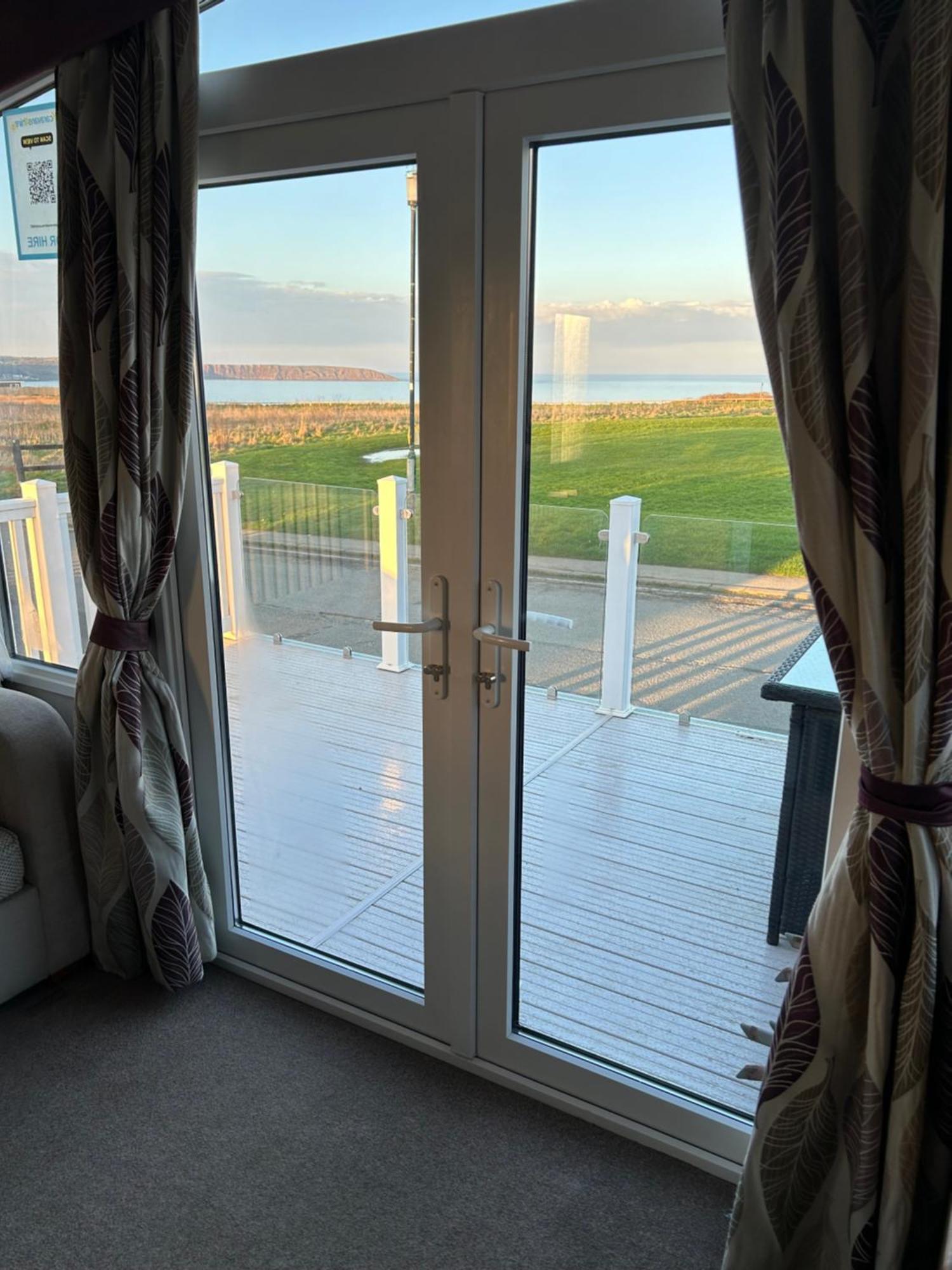 3 Bedroomed Caravan With Amazing Sea Views! سكرابورو المظهر الخارجي الصورة